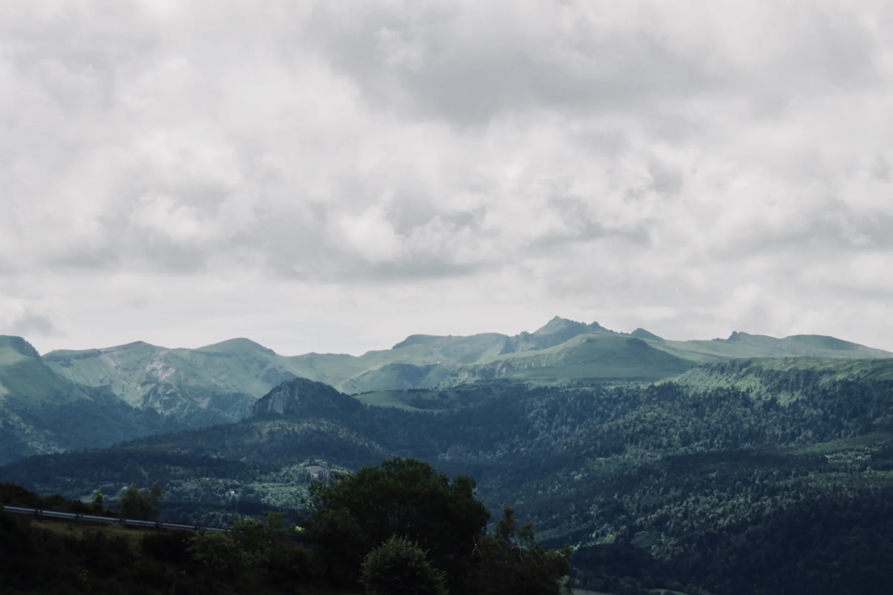 Grands paysages volcaniques entre le Sancy et le Cézallier