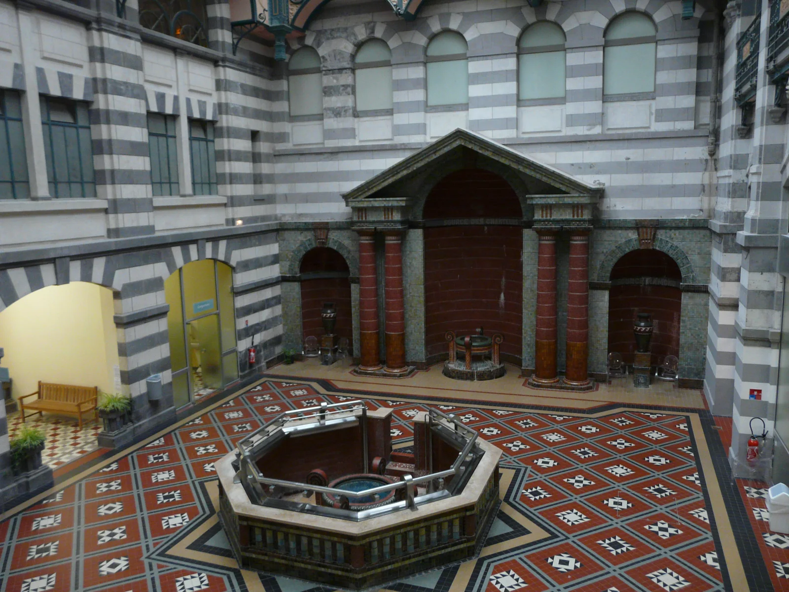 Intérieur des thermes du Mont-Dore