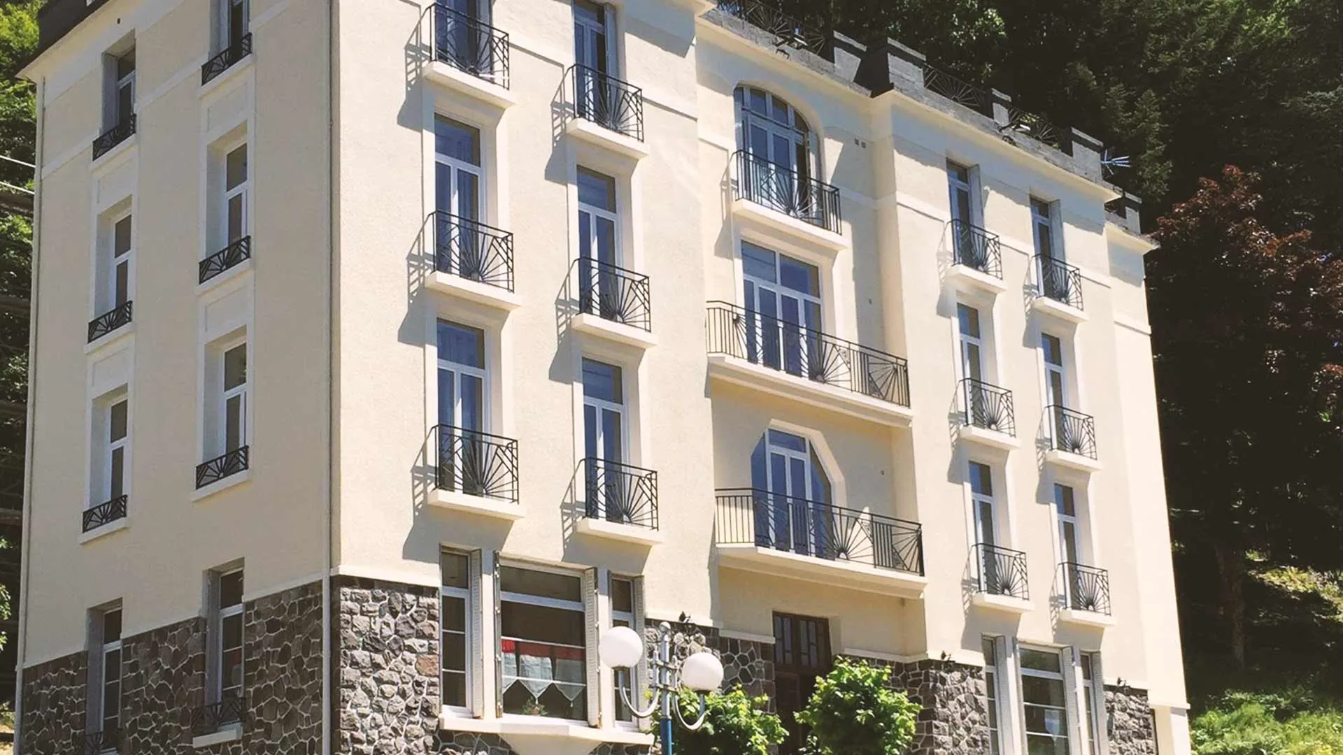 Façade du Pavillon à La Bourboule